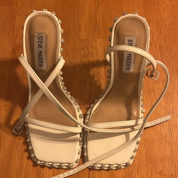 Steve Madden white studded stilettos - Picture 3 of 4